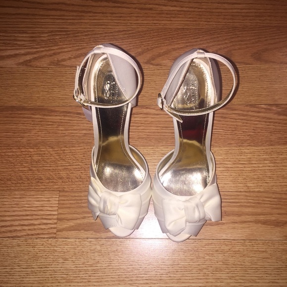 Unforgettable Moments Open toe Heels w/bow Sz. 7.5 - Picture 5 of 8